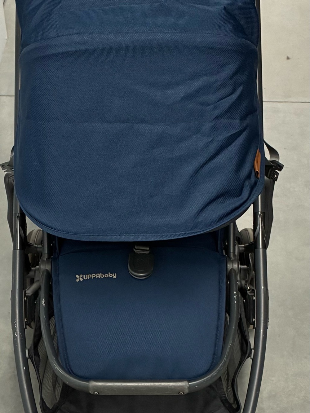 UPPA BABY CRUZ V2  Navy and Carbon-Saddle leather Stroller - Picture 9 of 14